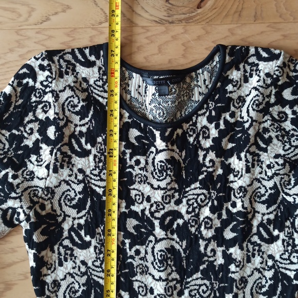 NWT Felicity & Coco Floral Print Long Sleeve Midi Dress - Picture 6 of 7